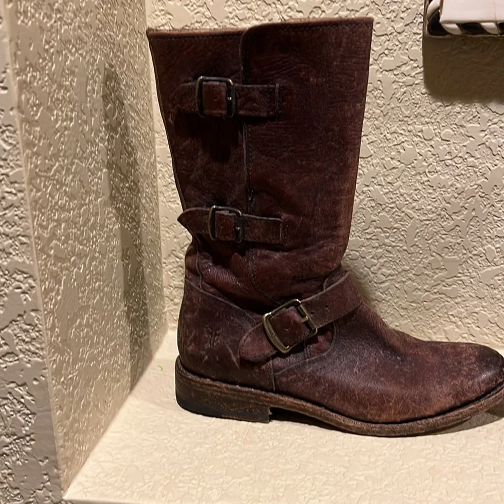 Frye boots size 7 women’s worn once, too big for my daughter so selling - Picture 4 of 10